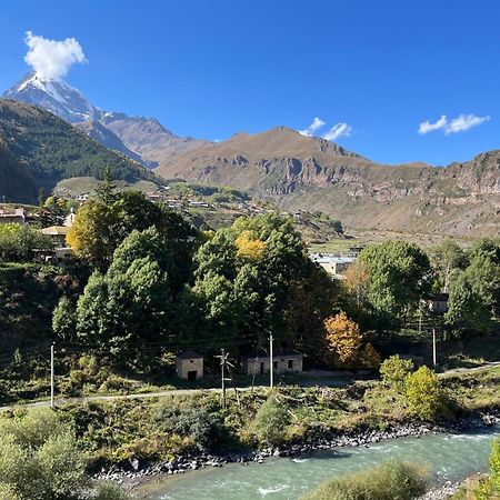 Hotel Stancia Kazbegi - City Center Kültér fotó