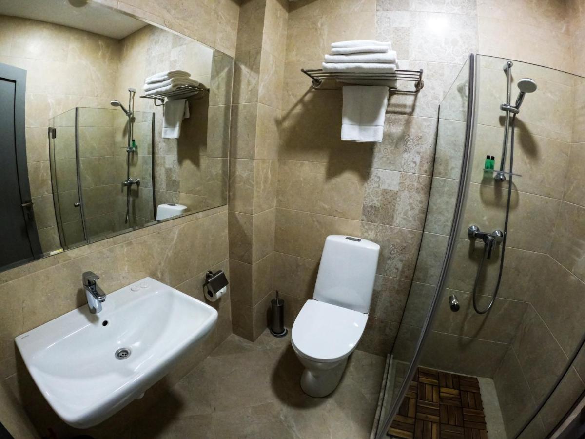 Hotel Stancia Kazbegi - City Center Kültér fotó