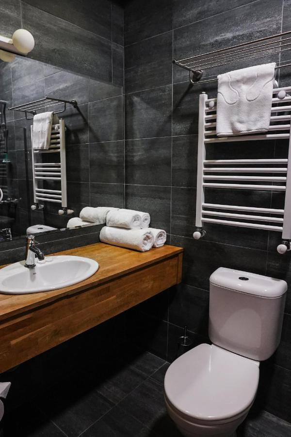 Hotel Stancia Kazbegi - City Center Kültér fotó