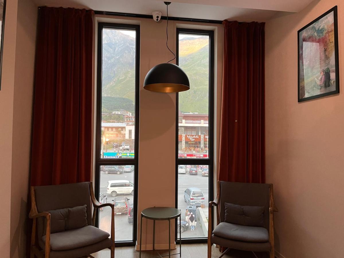 Hotel Stancia Kazbegi - City Center Kültér fotó